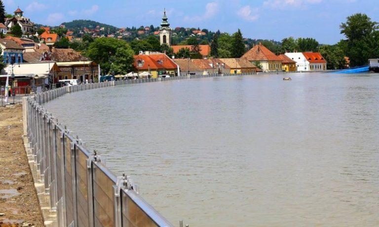 Szentendrei mobilgát 2013-ban (forrás: www.budapesteskornyeke.hu)